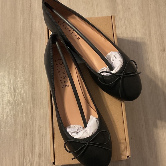 Journee Collection Shoes - Journee Collection Women's Black Flats with Bow
